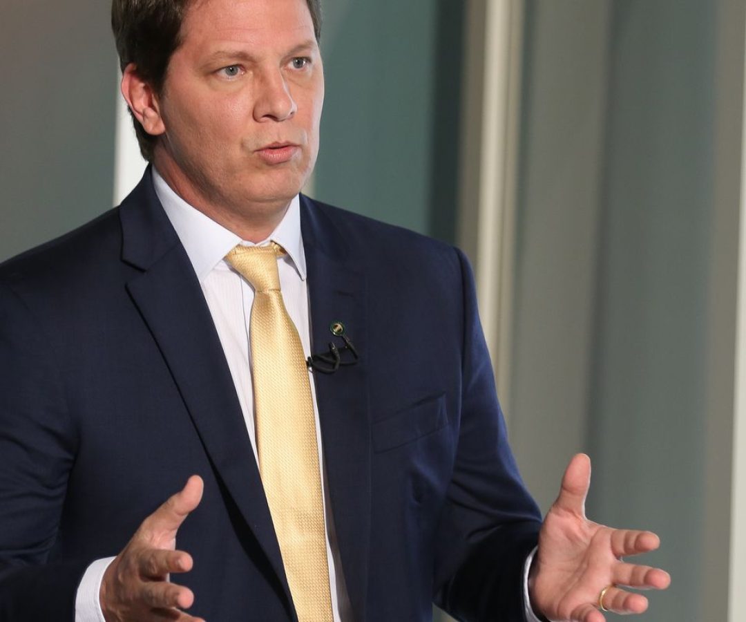 STF não consegue notificar Mário Frias sobre filme de Bolsonaro