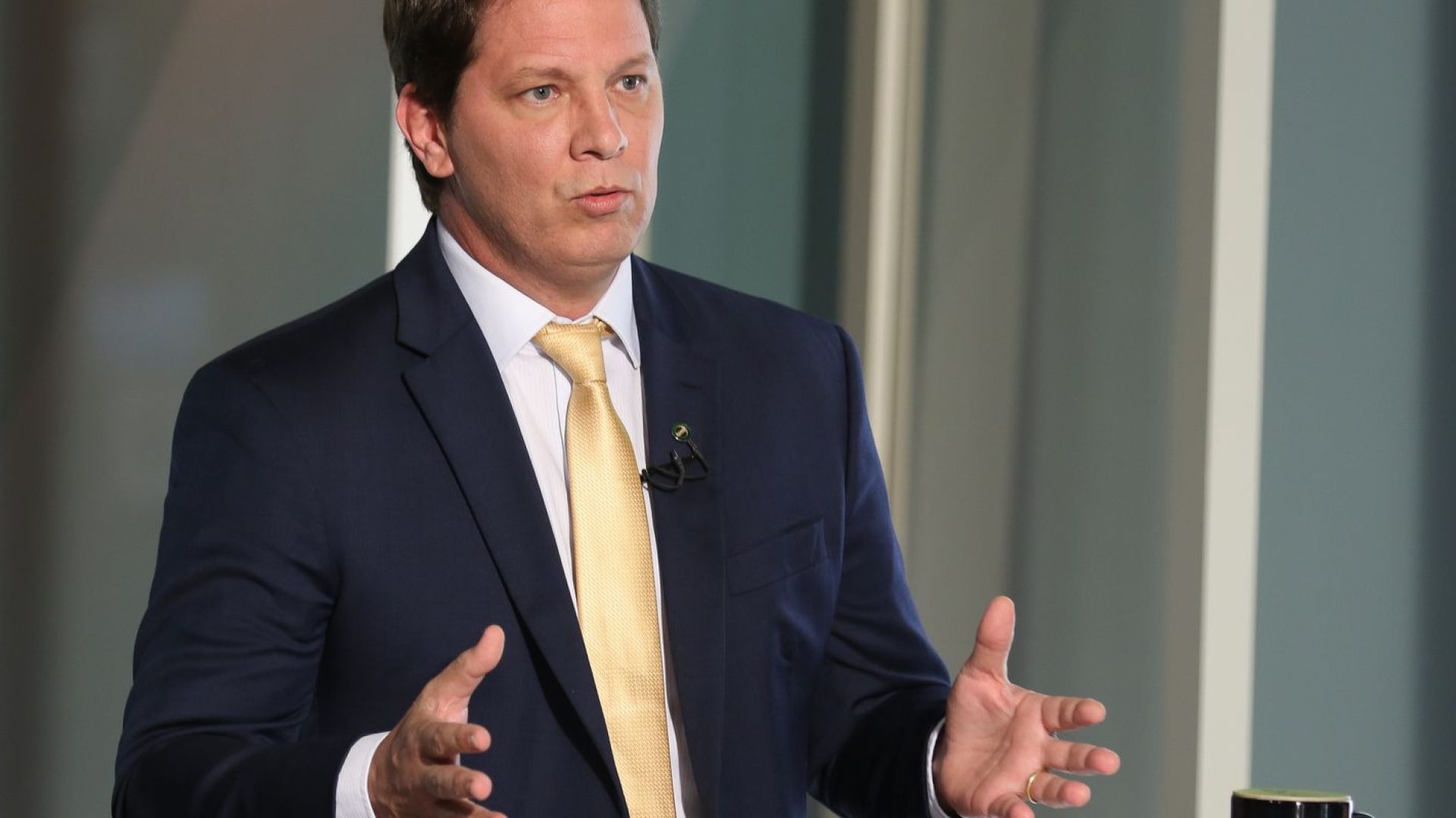 STF não consegue notificar Mário Frias sobre filme de Bolsonaro