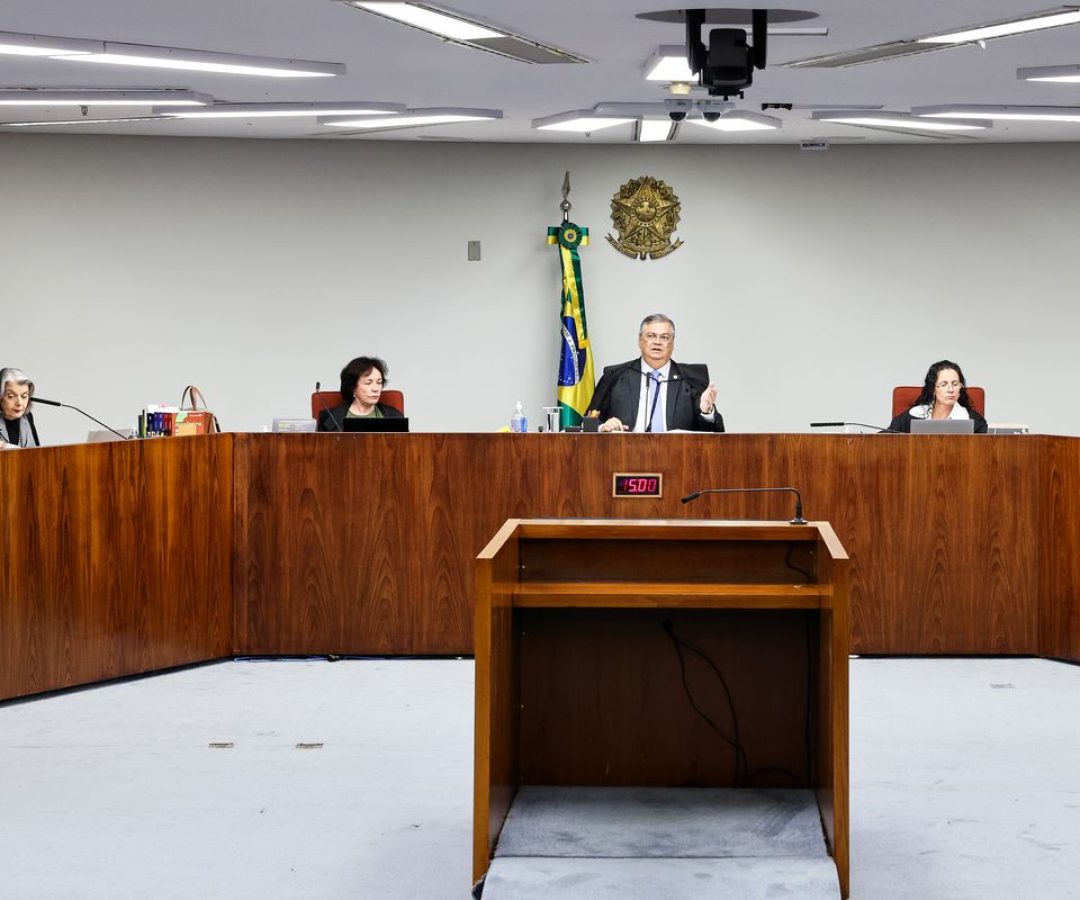 Dino e Moraes defendem rediscutir dispensa de diploma para jornalista