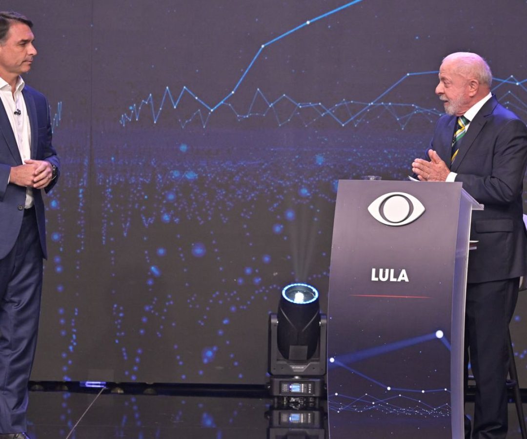 Mendonça diz que Flávio e Lula podem divulgar sigilos