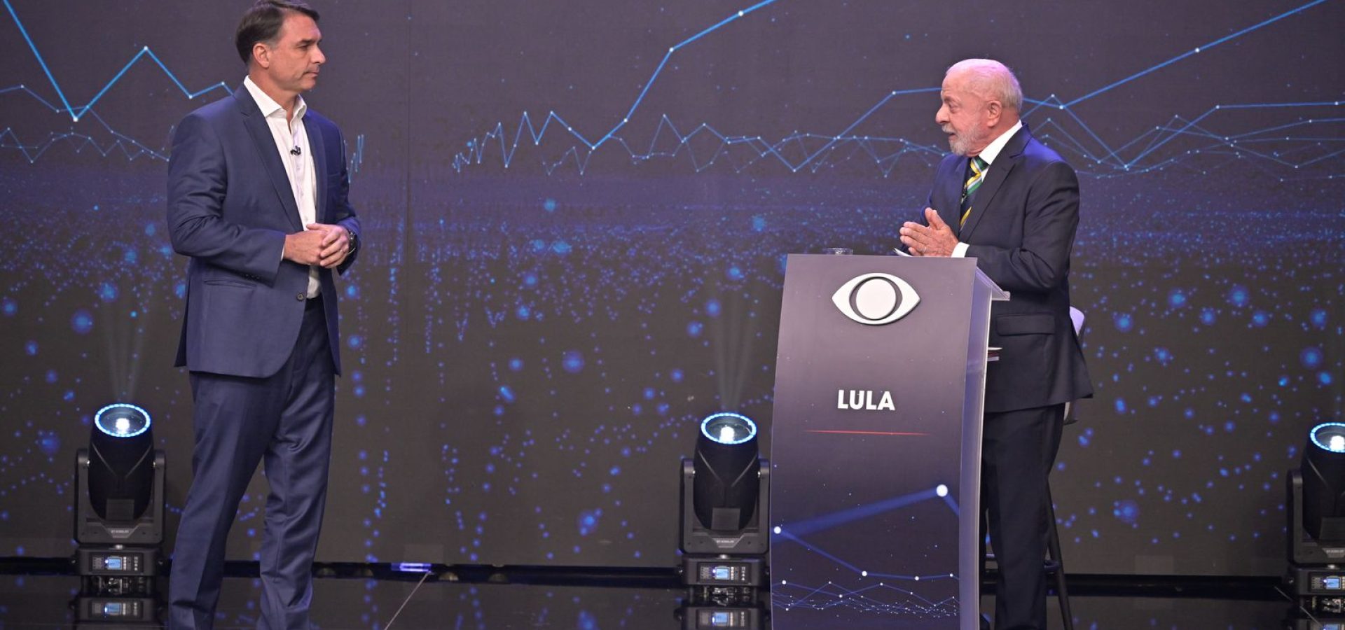 Mendonça diz que Flávio e Lula podem divulgar sigilos