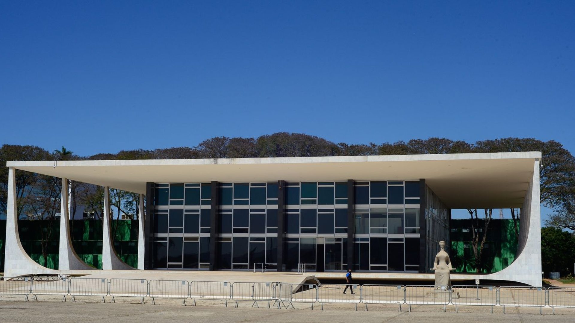 STF reconhece a omissão do Congresso por não taxar grandes fortunas