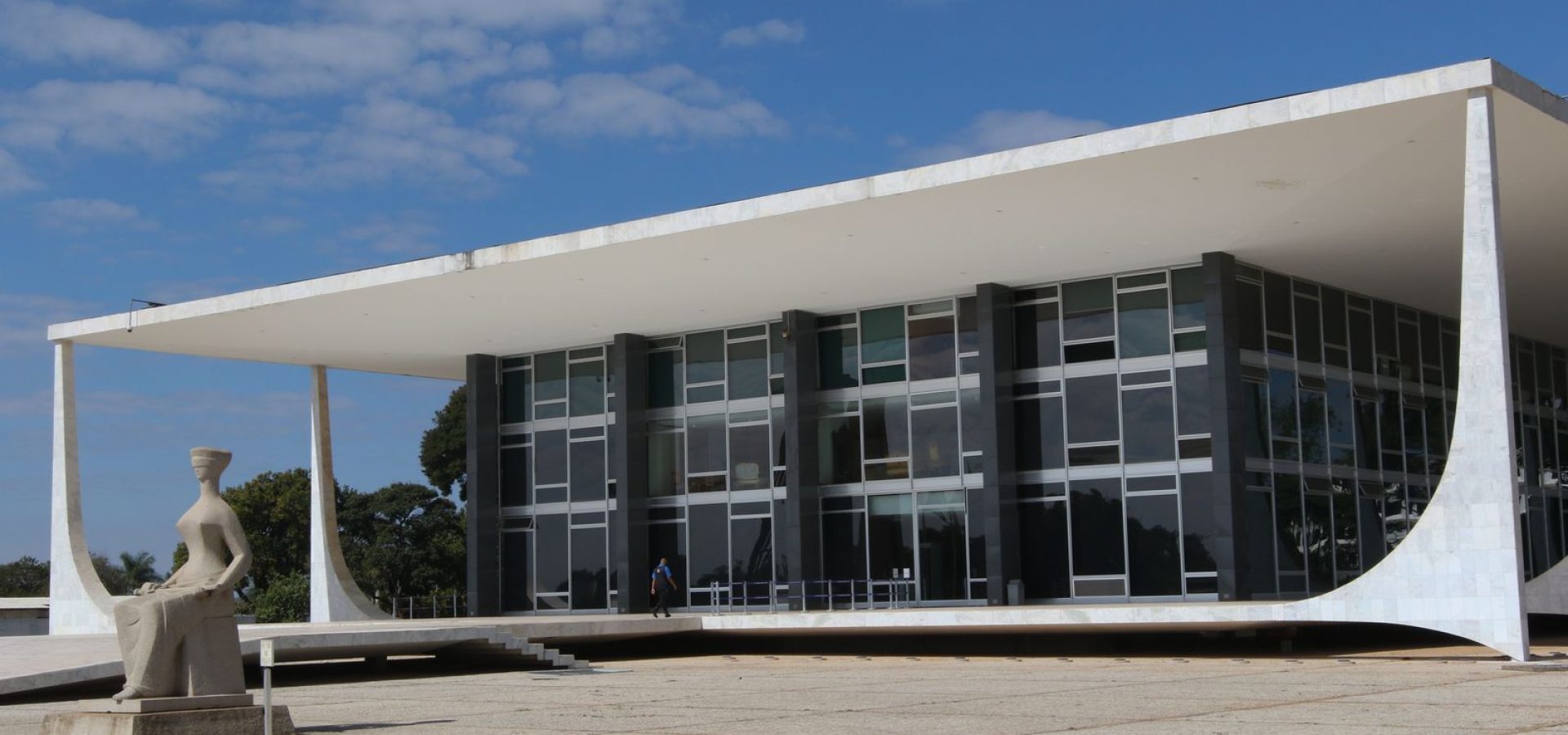 STF tem dois votos para negar novamente prisão domiciliar de Bolsonaro