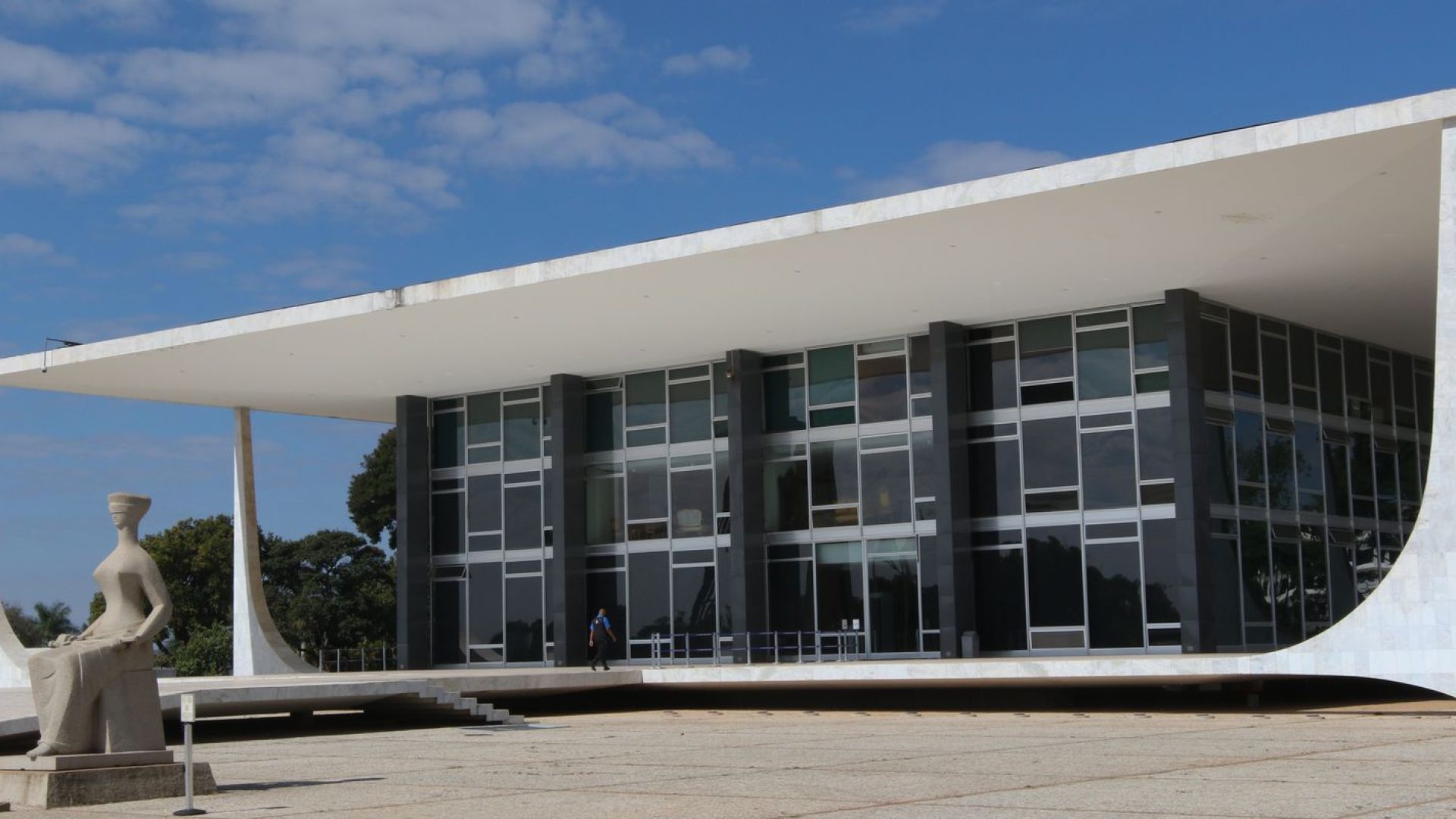 STF tem dois votos para negar novamente prisão domiciliar de Bolsonaro