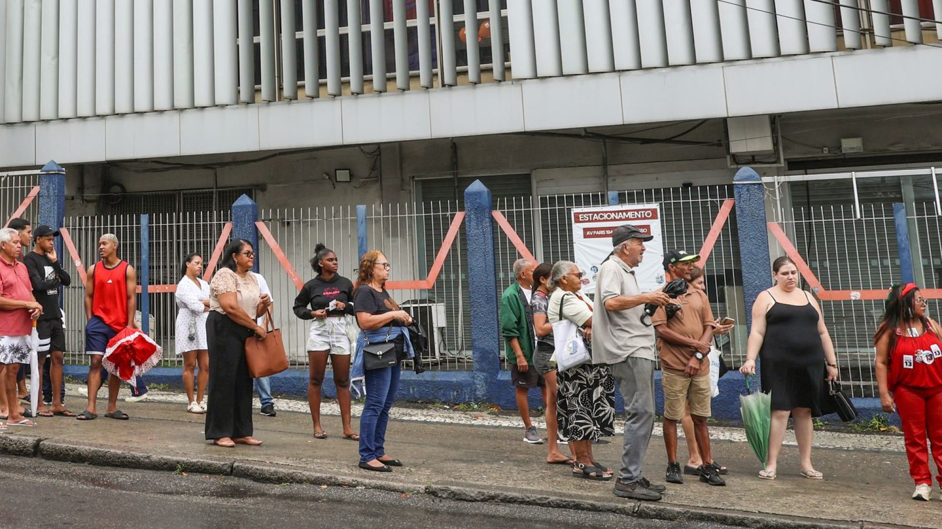 Centrais sindicais criticam falta de ônibus no dia da eleição