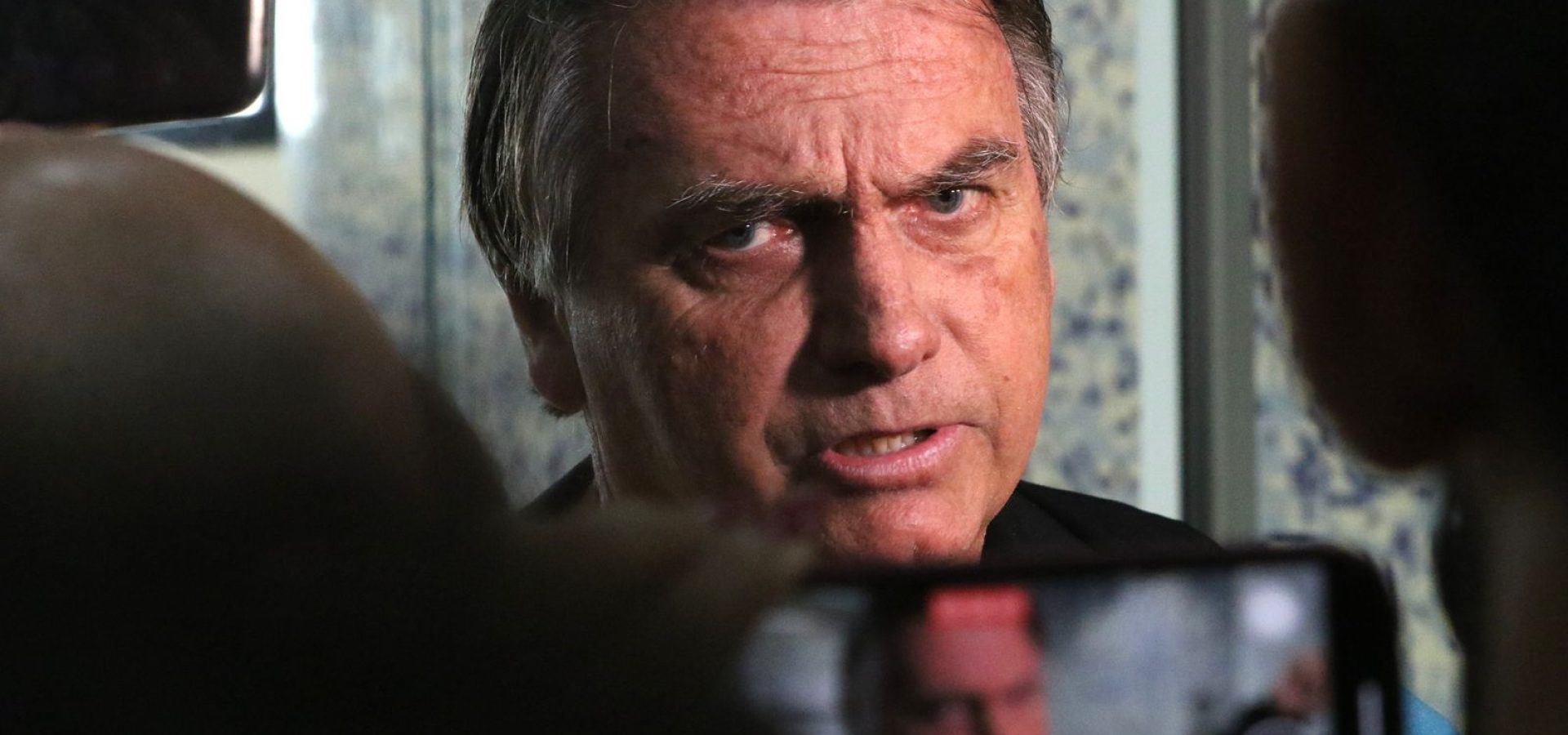 Defesa diz que Bolsonaro não tinha conhecimento sobre vídeo de Eduardo